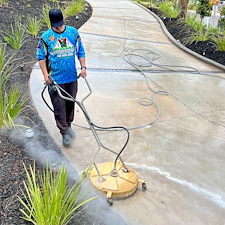 Driveway-Cleaning-In-Villa-Park-CA 0